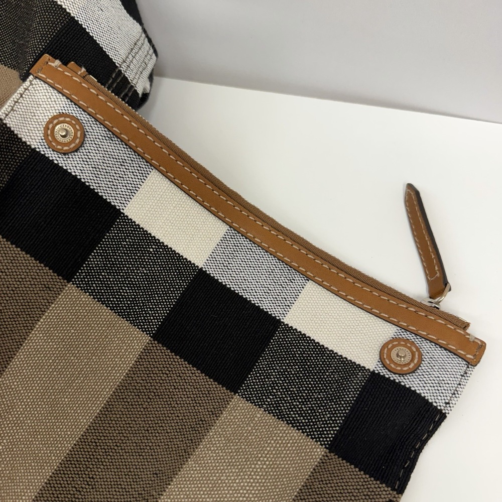 Burberry Medium Bucket Susanna Bag Purse Inner Pouch $695.00 Receipt Sleeper Bag - Picture 12 of 16